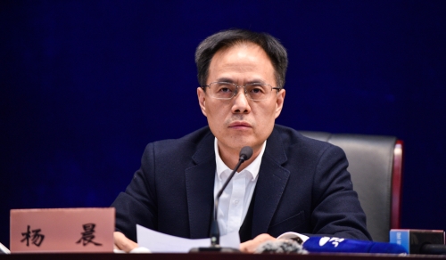 省财政厅工贸发展处处长 杨晨